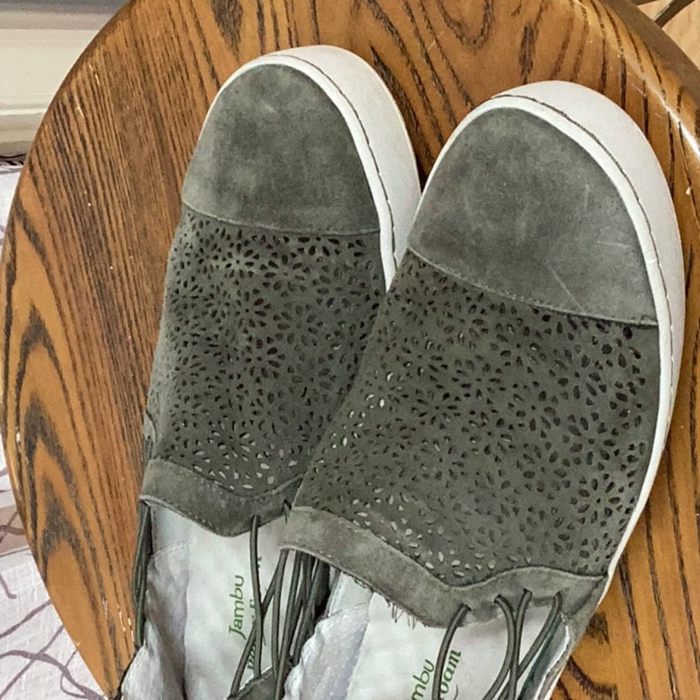 Jambu Erin size 9